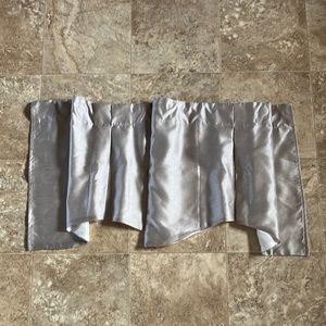 Royal velvet valance